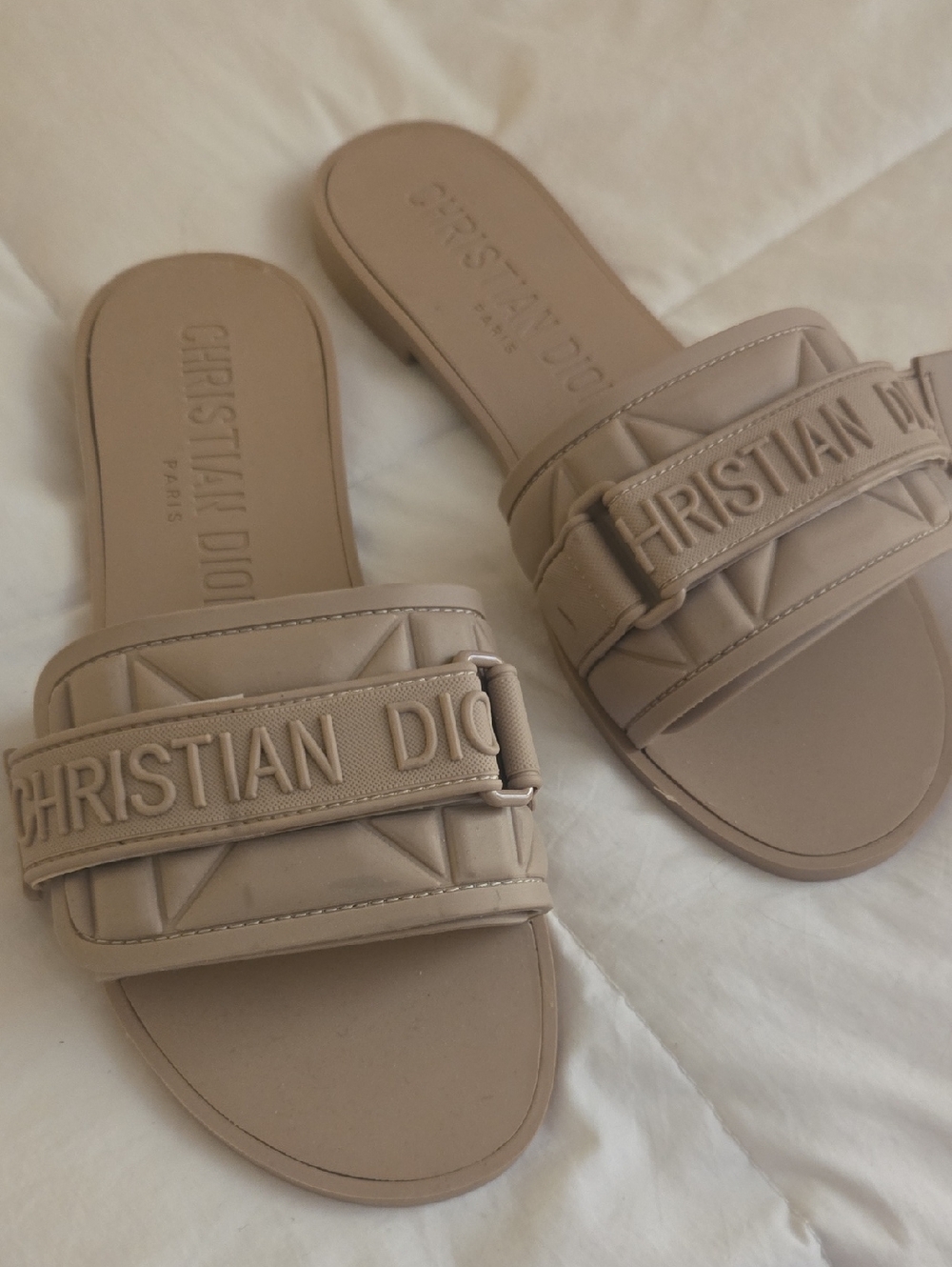 Beige Logo Star-Detail Slide Sandals - Picture 1 of 6